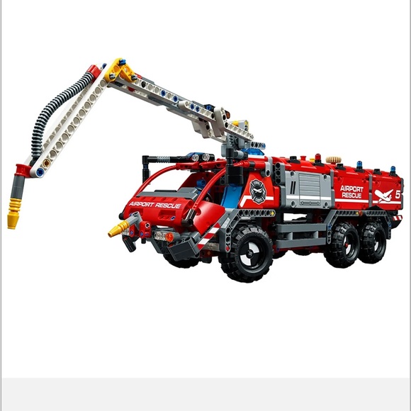 LEGO Technic Airport Rescue Vehicle 42068 Building Kit. RETIRED. - Picture 2 of 6